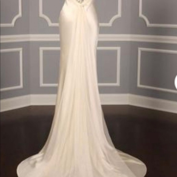 Vera Wang Silk Wedding Gown - size 10 - ivory - 2G144 - Picture 4 of 14